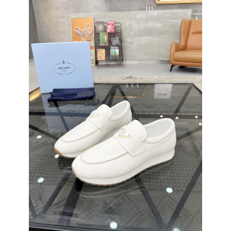 Pra*a casual shoes